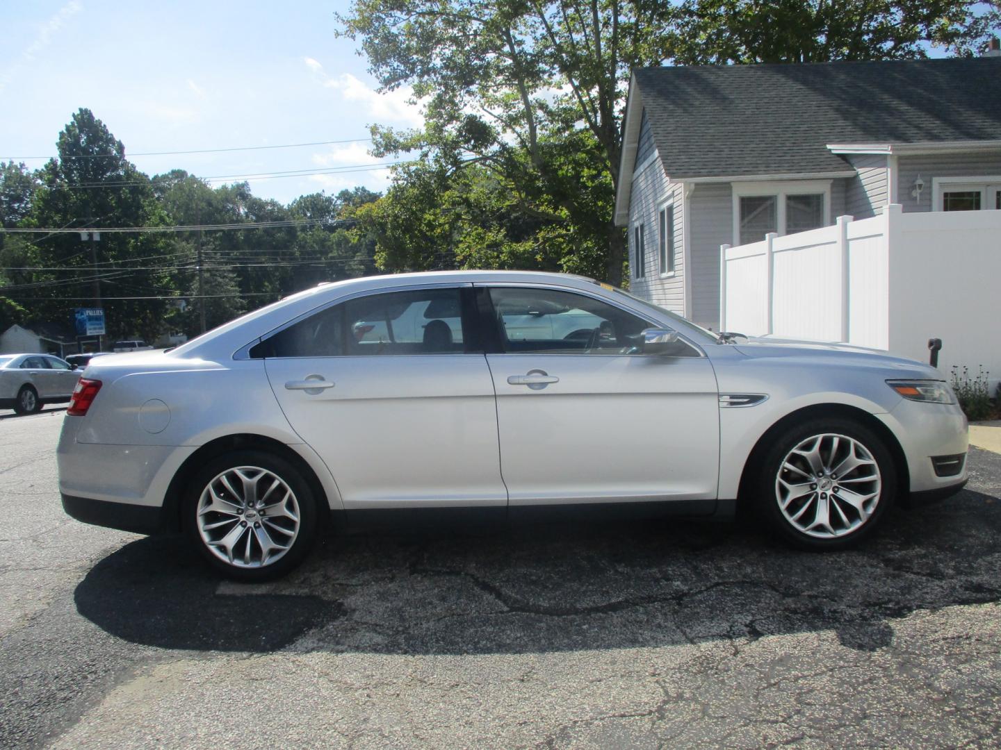 2017 SILVER Ford Taurus Limited FWD (1FAHP2F84HG) with an 3.5L V6 DOHC 24V engine, 6A transmission, located at 540a Delsea Drive, Sewell, NJ, 08080, (987) 867-5309, 39.752560, -75.111206- Photo#7