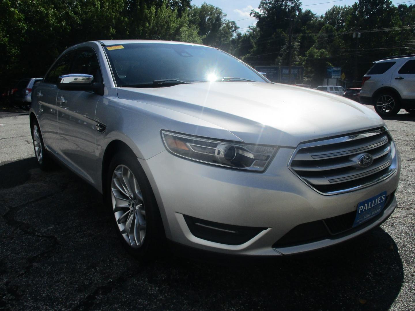2017 SILVER Ford Taurus Limited FWD (1FAHP2F84HG) with an 3.5L V6 DOHC 24V engine, 6A transmission, located at 540a Delsea Drive, Sewell, NJ, 08080, (987) 867-5309, 39.752560, -75.111206- Photo#8