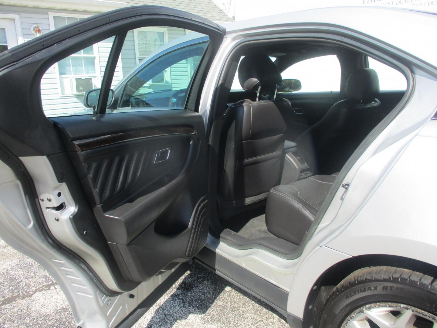 2017 SILVER Ford Taurus Limited FWD (1FAHP2F84HG) with an 3.5L V6 DOHC 24V engine, 6A transmission, located at 540a Delsea Drive, Sewell, NJ, 08080, (987) 867-5309, 39.752560, -75.111206- Photo#13
