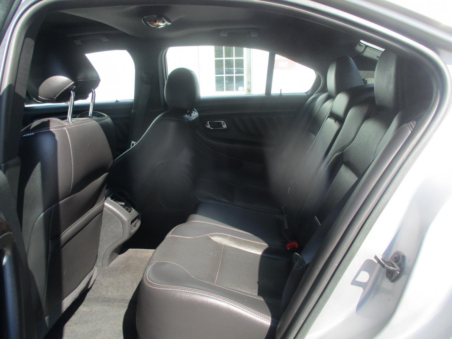2017 SILVER Ford Taurus Limited FWD (1FAHP2F84HG) with an 3.5L V6 DOHC 24V engine, 6A transmission, located at 540a Delsea Drive, Sewell, NJ, 08080, (987) 867-5309, 39.752560, -75.111206- Photo#15