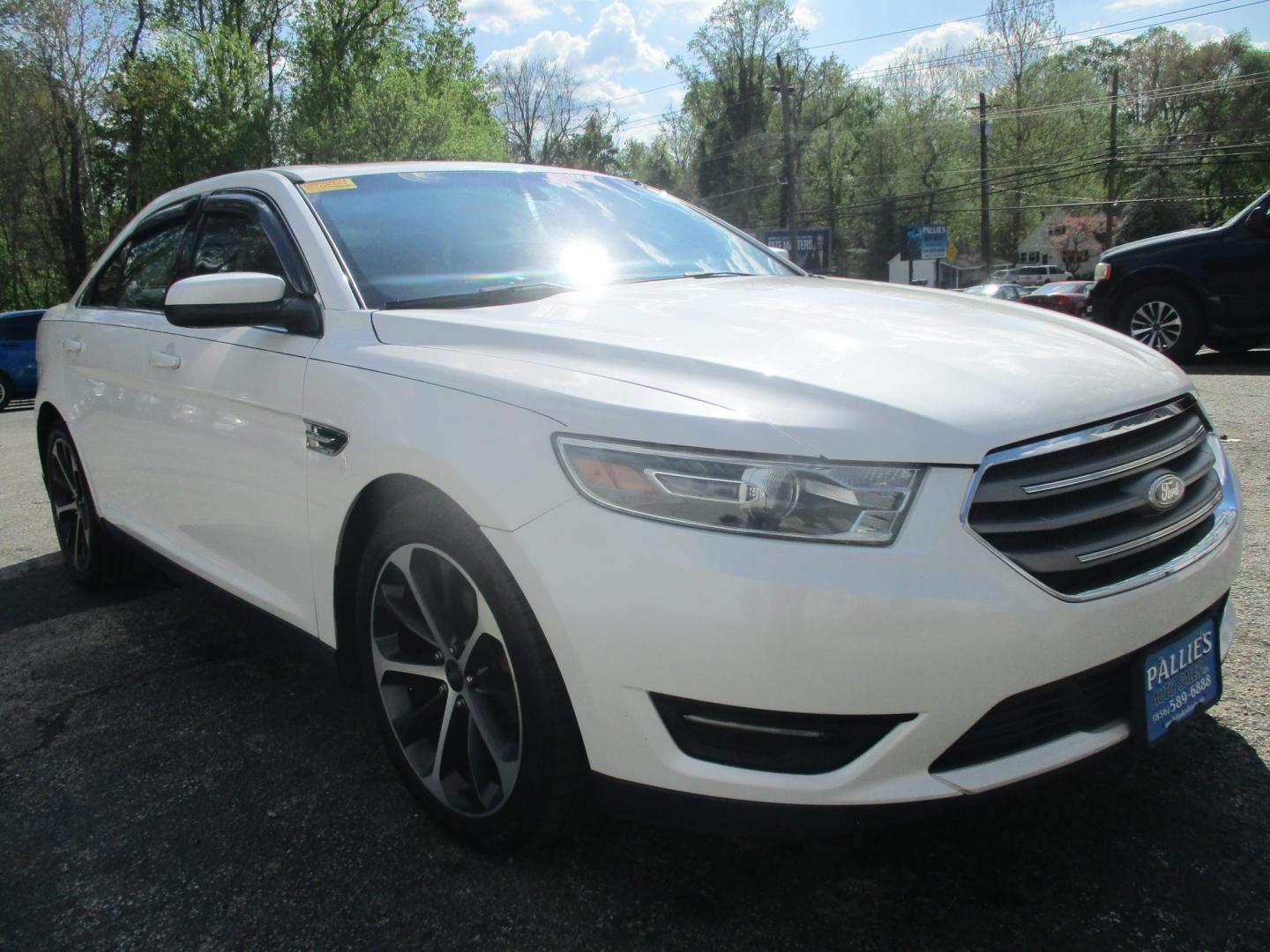 2015 WHITE Ford Taurus SEL AWD (1FAHP2H86FG) with an 3.5L V6 DOHC 24V engine, 6-Speed Automatic transmission, located at 540a Delsea Drive, Sewell, NJ, 08080, (987) 867-5309, 39.752560, -75.111206 - Photo#8