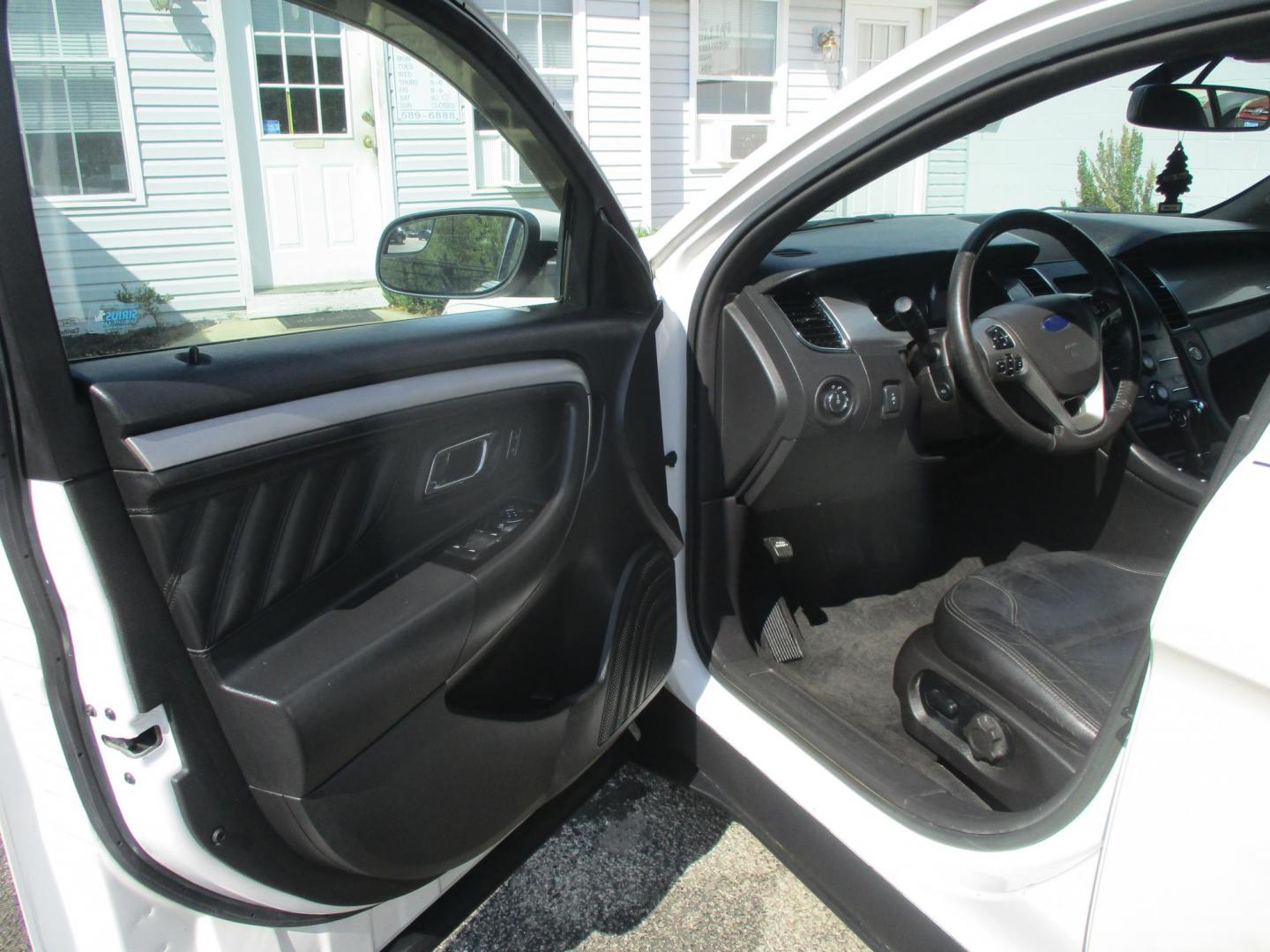 2015 WHITE Ford Taurus SEL AWD (1FAHP2H86FG) with an 3.5L V6 DOHC 24V engine, 6-Speed Automatic transmission, located at 540a Delsea Drive, Sewell, NJ, 08080, (987) 867-5309, 39.752560, -75.111206 - Photo#10