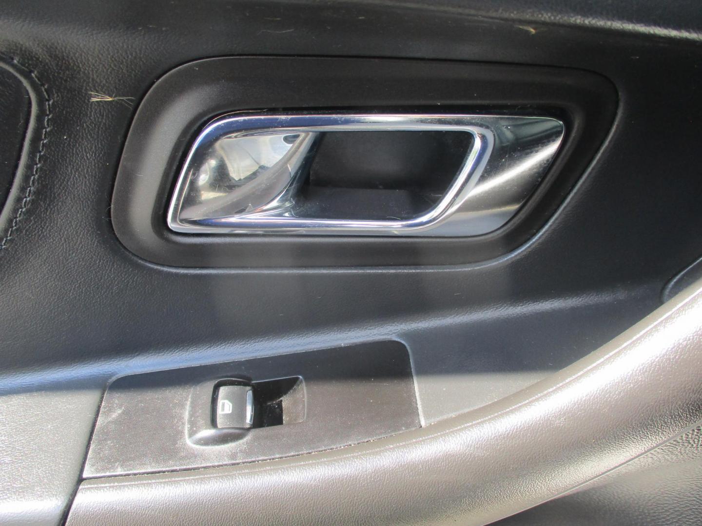 2015 WHITE Ford Taurus SEL AWD (1FAHP2H86FG) with an 3.5L V6 DOHC 24V engine, 6-Speed Automatic transmission, located at 540a Delsea Drive, Sewell, NJ, 08080, (987) 867-5309, 39.752560, -75.111206 - Photo#14