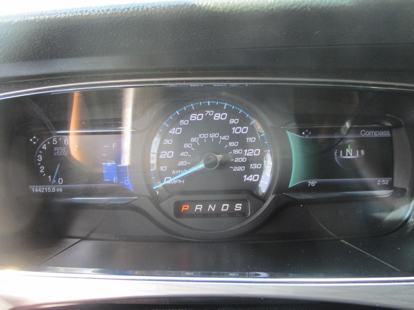 2015 WHITE Ford Taurus SEL AWD (1FAHP2H86FG) with an 3.5L V6 DOHC 24V engine, 6-Speed Automatic transmission, located at 540a Delsea Drive, Sewell, NJ, 08080, (987) 867-5309, 39.752560, -75.111206 - Photo#17