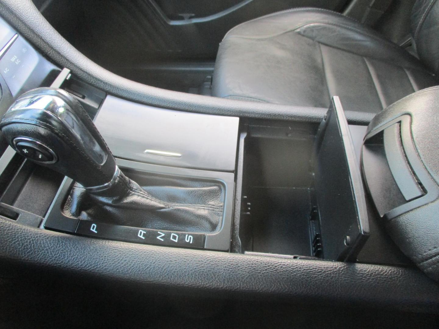 2015 WHITE Ford Taurus SEL AWD (1FAHP2H86FG) with an 3.5L V6 DOHC 24V engine, 6-Speed Automatic transmission, located at 540a Delsea Drive, Sewell, NJ, 08080, (987) 867-5309, 39.752560, -75.111206 - Photo#23