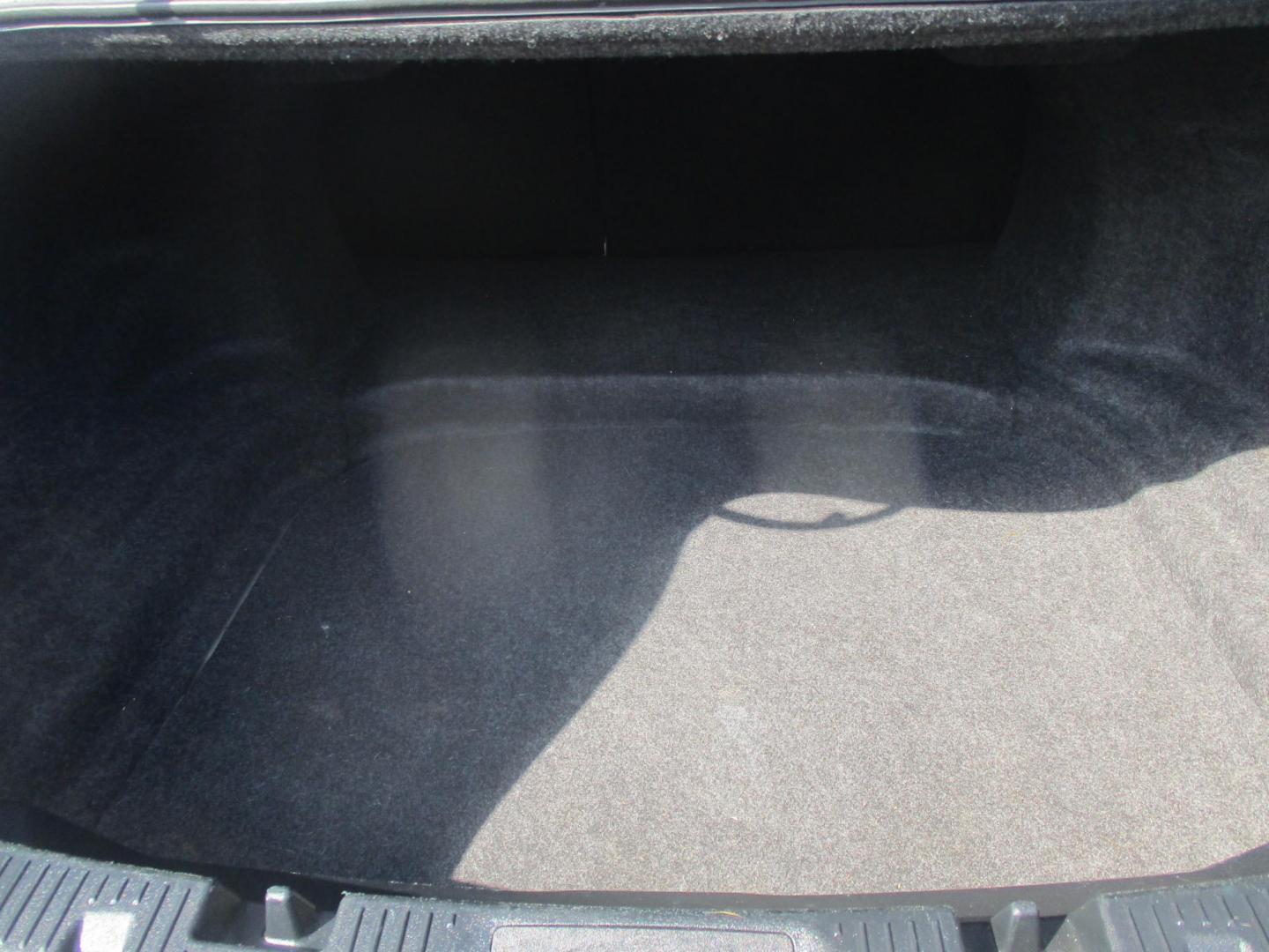 2015 WHITE Ford Taurus SEL AWD (1FAHP2H86FG) with an 3.5L V6 DOHC 24V engine, 6-Speed Automatic transmission, located at 540a Delsea Drive, Sewell, NJ, 08080, (987) 867-5309, 39.752560, -75.111206 - Photo#27