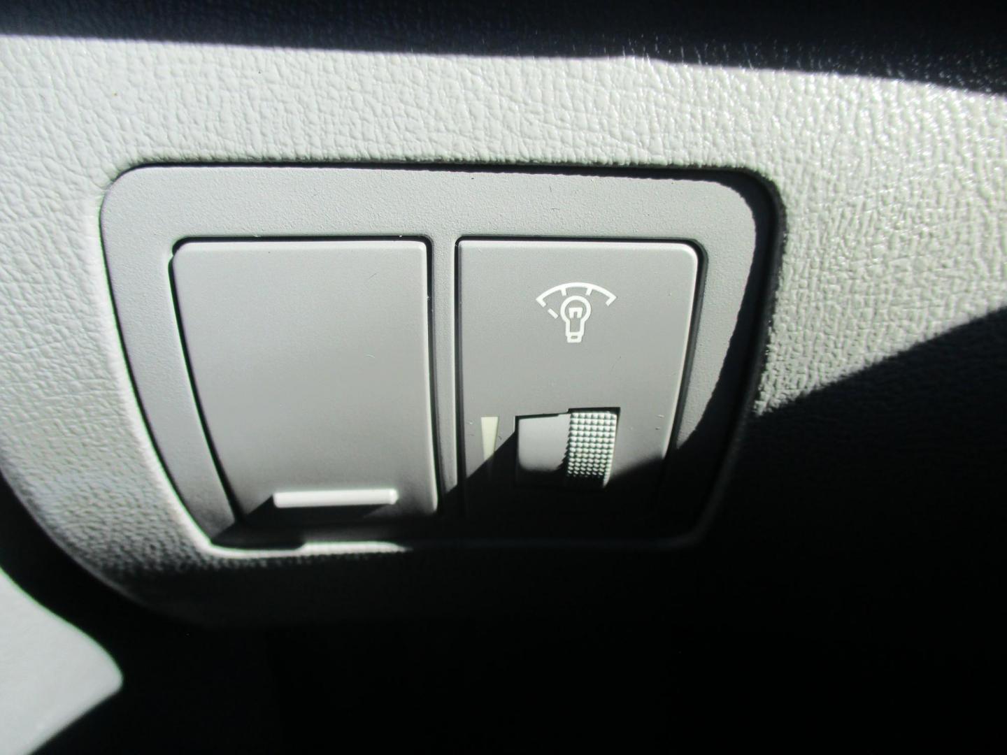 2008 SILVER Hyundai Elantra GLS (KMHDU46D48U) with an 2.0L L4 DOHC 16V engine, located at 540a Delsea Drive, Sewell, NJ, 08080, (987) 867-5309, 39.752560, -75.111206 - Photo#21