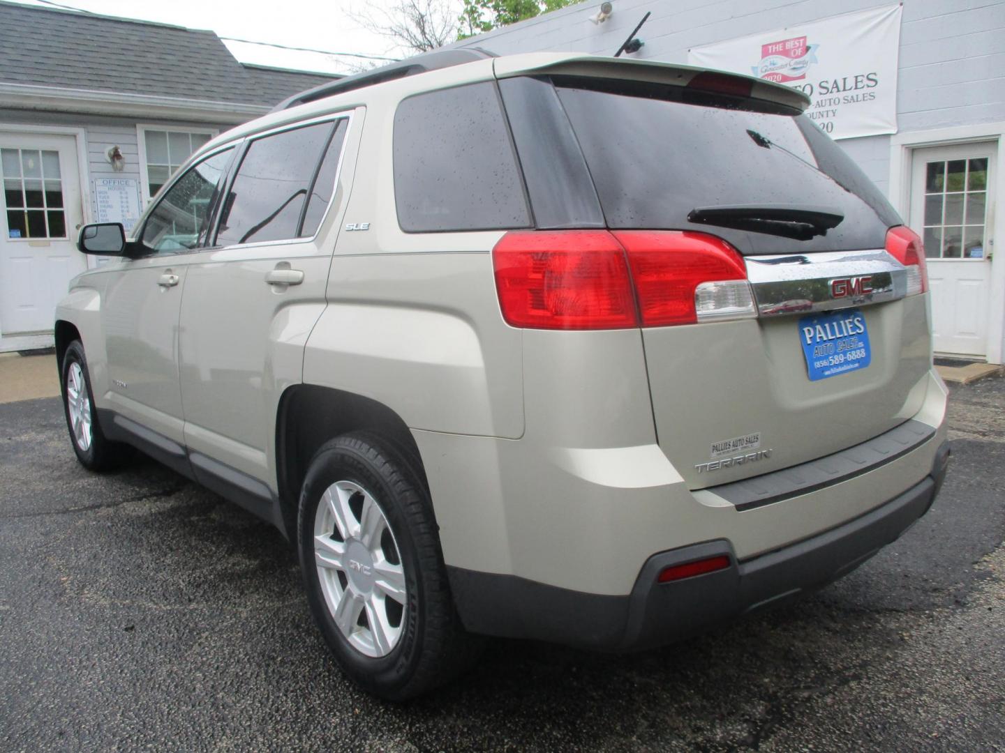 2014 GOLD GMC Terrain SLE2 FWD (2GKALREK0E6) with an 2.4L L4 DOHC 16V FFV engine, 6-Speed Automatic transmission, located at 540a Delsea Drive, Sewell, NJ, 08080, (987) 867-5309, 39.752560, -75.111206- Photo#2