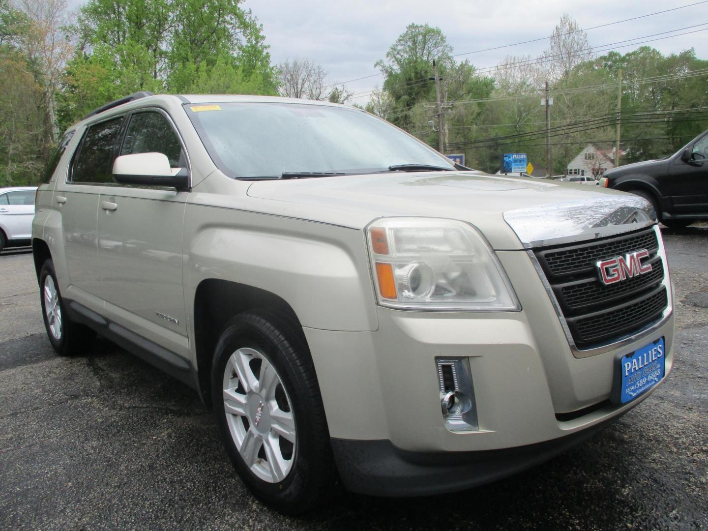 2014 GOLD GMC Terrain SLE2 FWD (2GKALREK0E6) with an 2.4L L4 DOHC 16V FFV engine, 6-Speed Automatic transmission, located at 540a Delsea Drive, Sewell, NJ, 08080, (987) 867-5309, 39.752560, -75.111206- Photo#7