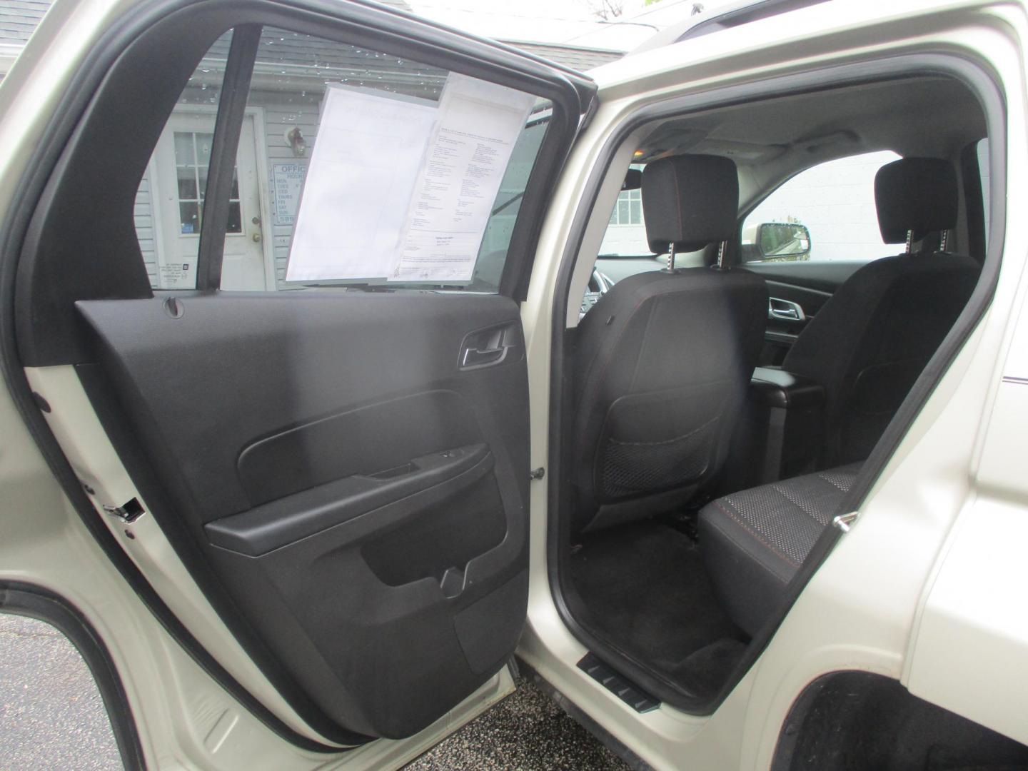 2014 GOLD GMC Terrain SLE2 FWD (2GKALREK0E6) with an 2.4L L4 DOHC 16V FFV engine, 6-Speed Automatic transmission, located at 540a Delsea Drive, Sewell, NJ, 08080, (987) 867-5309, 39.752560, -75.111206- Photo#12