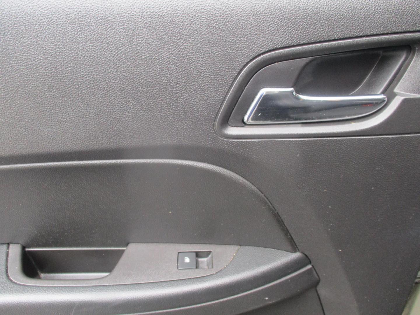 2014 GOLD GMC Terrain SLE2 FWD (2GKALREK0E6) with an 2.4L L4 DOHC 16V FFV engine, 6-Speed Automatic transmission, located at 540a Delsea Drive, Sewell, NJ, 08080, (987) 867-5309, 39.752560, -75.111206 - Photo#13