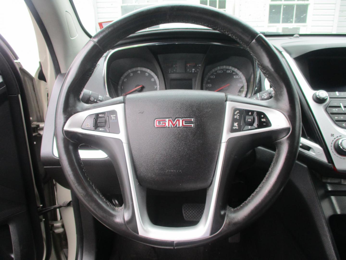 2014 GOLD GMC Terrain SLE2 FWD (2GKALREK0E6) with an 2.4L L4 DOHC 16V FFV engine, 6-Speed Automatic transmission, located at 540a Delsea Drive, Sewell, NJ, 08080, (987) 867-5309, 39.752560, -75.111206- Photo#15