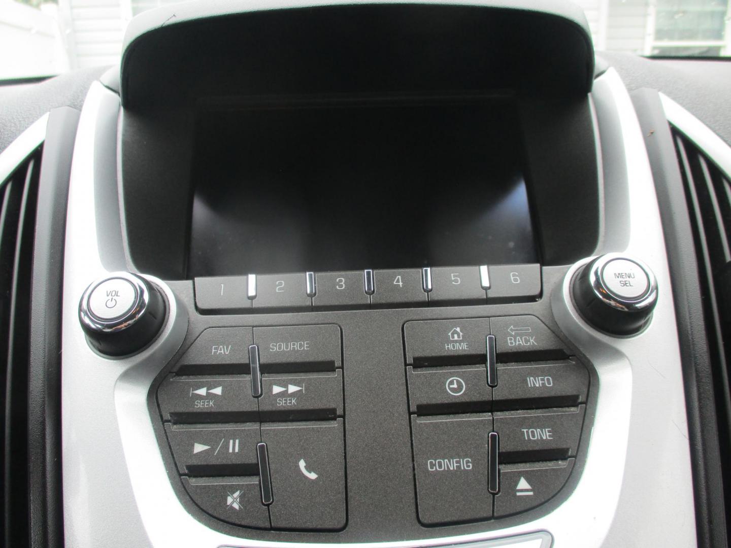 2014 GOLD GMC Terrain SLE2 FWD (2GKALREK0E6) with an 2.4L L4 DOHC 16V FFV engine, 6-Speed Automatic transmission, located at 540a Delsea Drive, Sewell, NJ, 08080, (987) 867-5309, 39.752560, -75.111206 - Photo#19