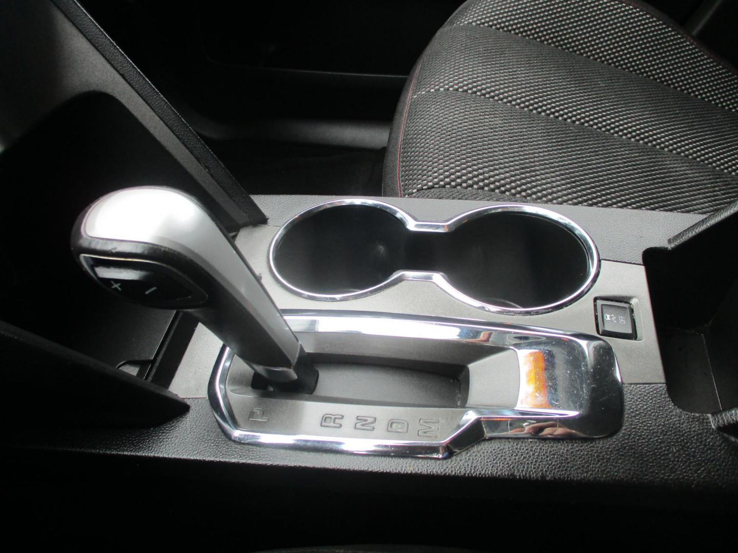 2014 GOLD GMC Terrain SLE2 FWD (2GKALREK0E6) with an 2.4L L4 DOHC 16V FFV engine, 6-Speed Automatic transmission, located at 540a Delsea Drive, Sewell, NJ, 08080, (987) 867-5309, 39.752560, -75.111206 - Photo#21