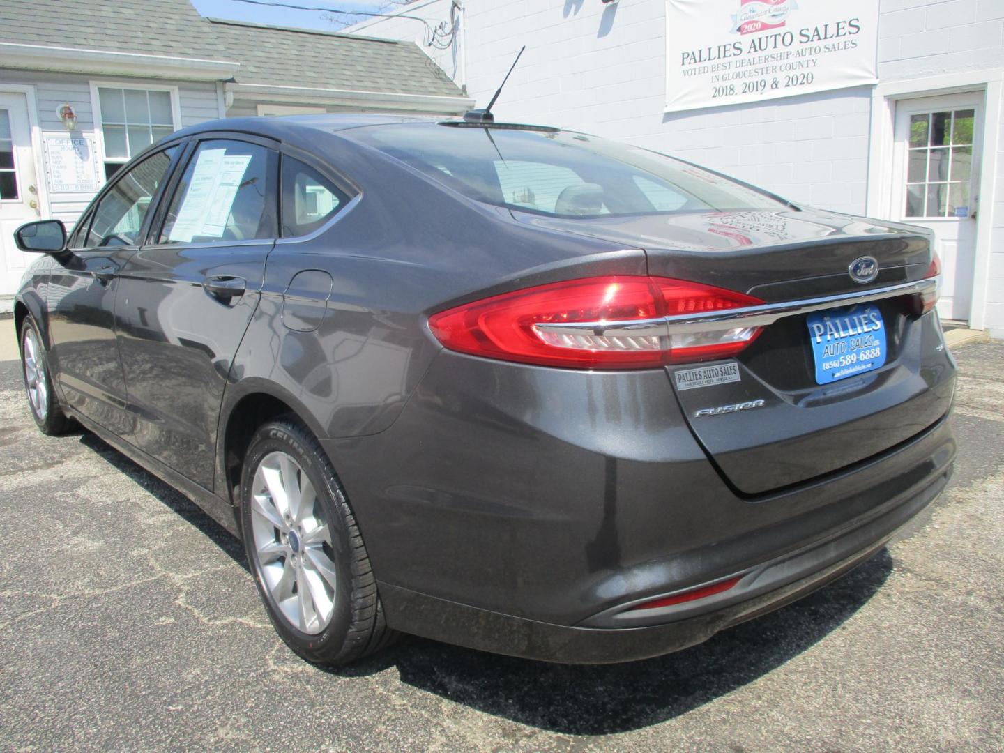2017 GRAY Ford Fusion SE (3FA6P0H76HR) with an 2.5L L4 DOHC 16V engine, 6A transmission, located at 540a Delsea Drive, Sewell, NJ, 08080, (987) 867-5309, 39.752560, -75.111206 - Photo#2