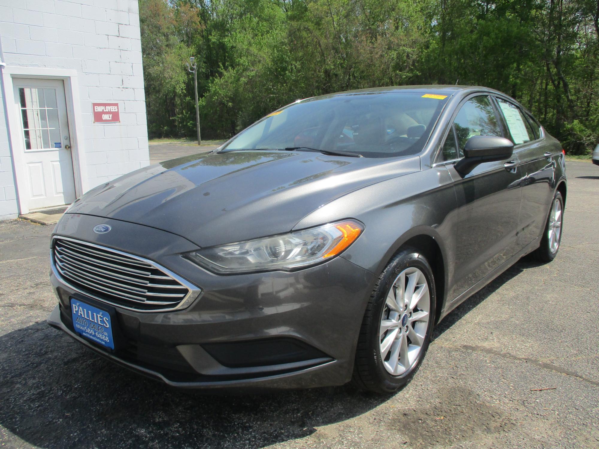 photo of 2017 Ford Fusion SE