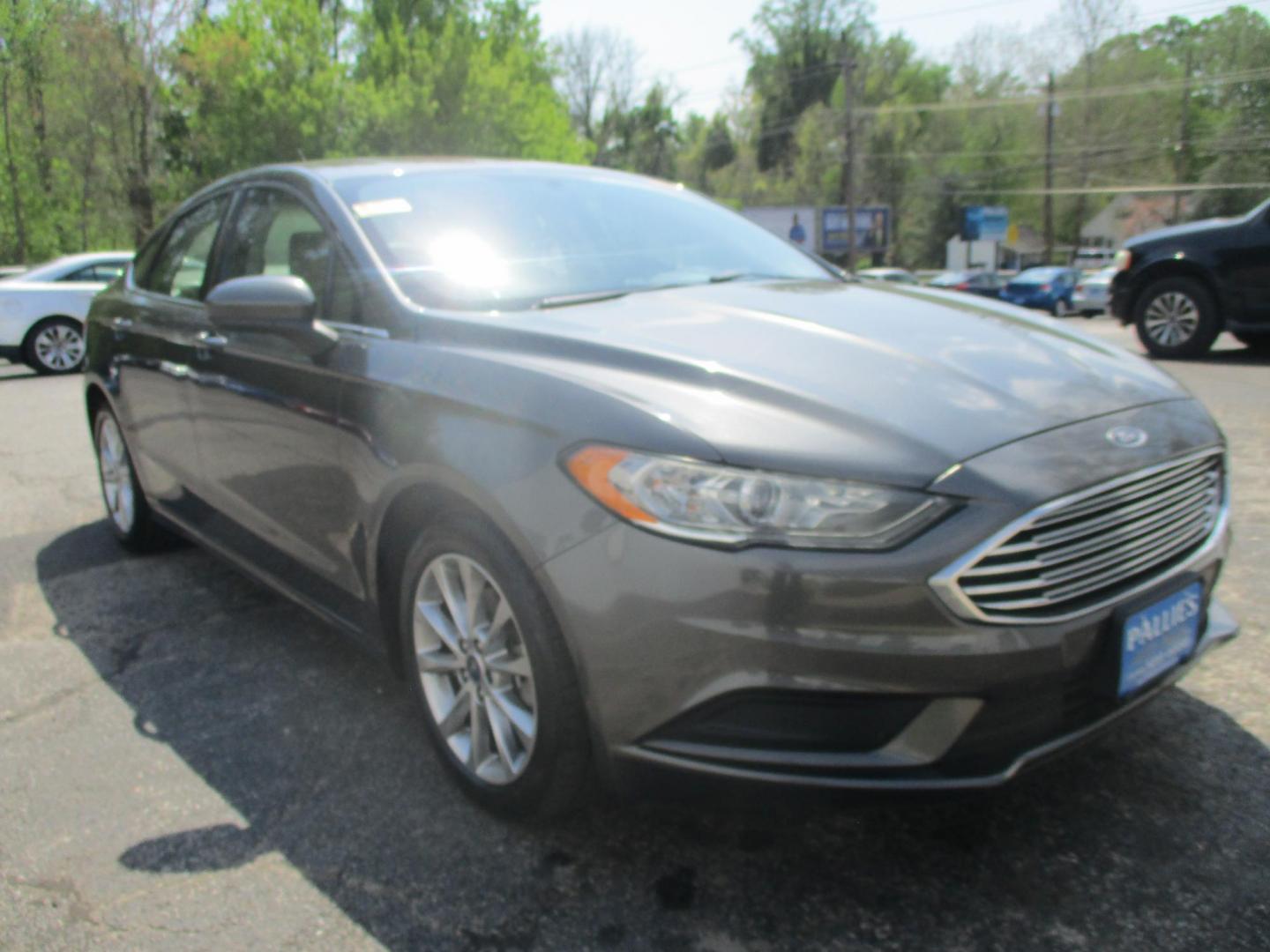 2017 GRAY Ford Fusion SE (3FA6P0H76HR) with an 2.5L L4 DOHC 16V engine, 6A transmission, located at 540a Delsea Drive, Sewell, NJ, 08080, (987) 867-5309, 39.752560, -75.111206 - Photo#8