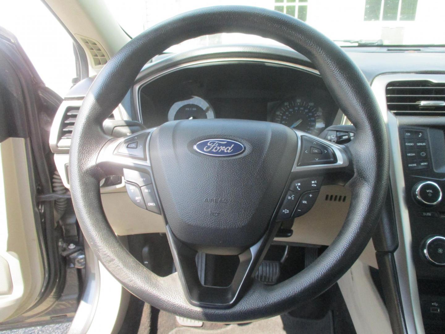 2017 GRAY Ford Fusion SE (3FA6P0H76HR) with an 2.5L L4 DOHC 16V engine, 6A transmission, located at 540a Delsea Drive, Sewell, NJ, 08080, (987) 867-5309, 39.752560, -75.111206 - Photo#16