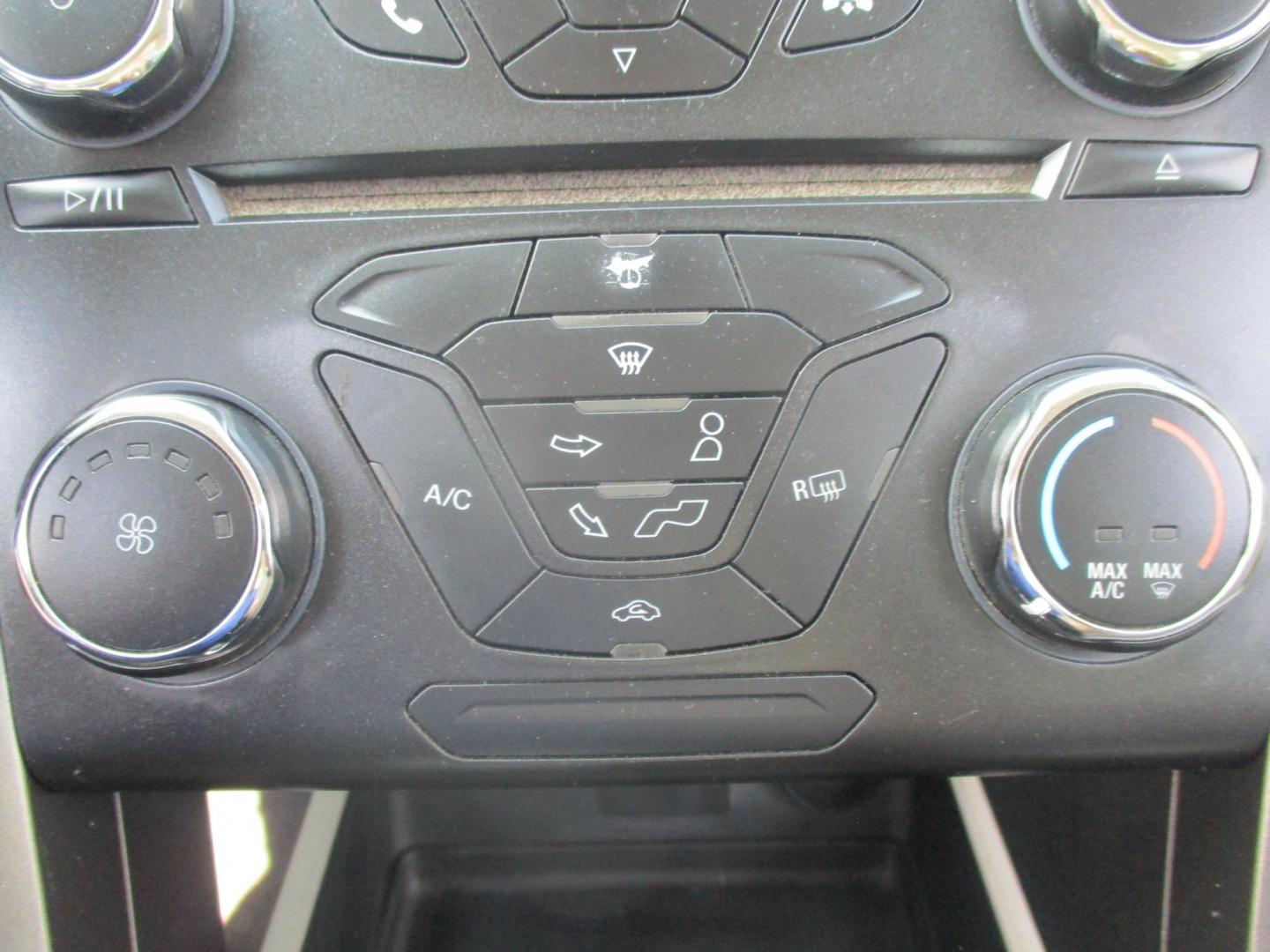 2017 GRAY Ford Fusion SE (3FA6P0H76HR) with an 2.5L L4 DOHC 16V engine, 6A transmission, located at 540a Delsea Drive, Sewell, NJ, 08080, (987) 867-5309, 39.752560, -75.111206 - Photo#21