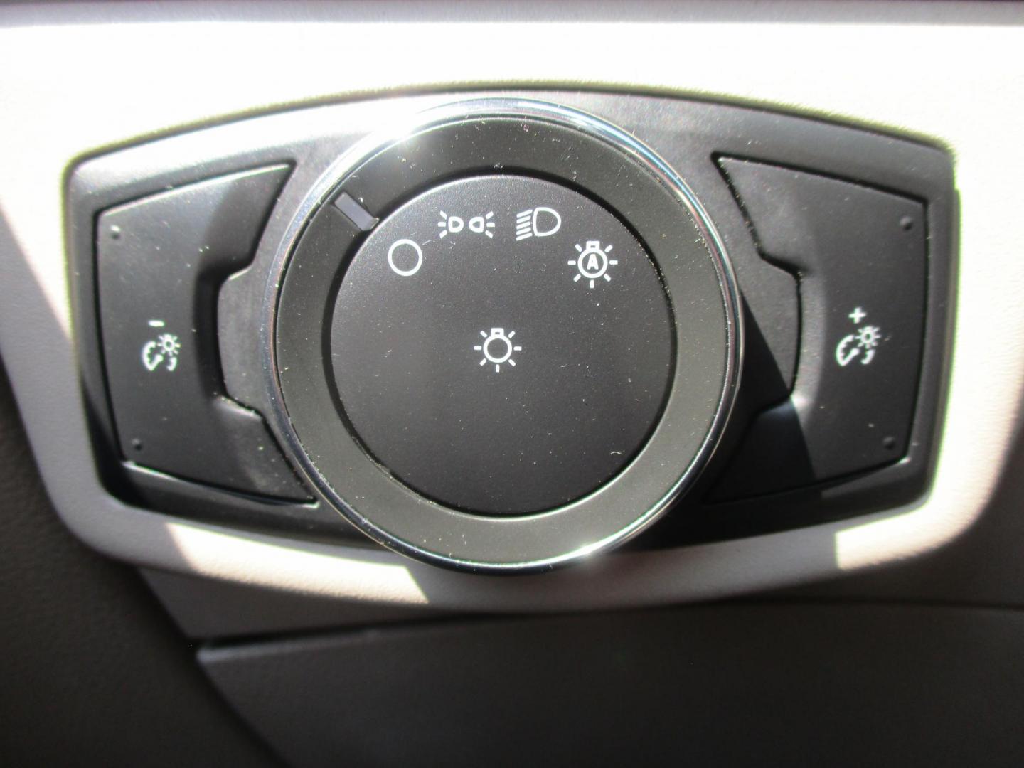 2017 GRAY Ford Fusion SE (3FA6P0H76HR) with an 2.5L L4 DOHC 16V engine, 6A transmission, located at 540a Delsea Drive, Sewell, NJ, 08080, (987) 867-5309, 39.752560, -75.111206 - Photo#23