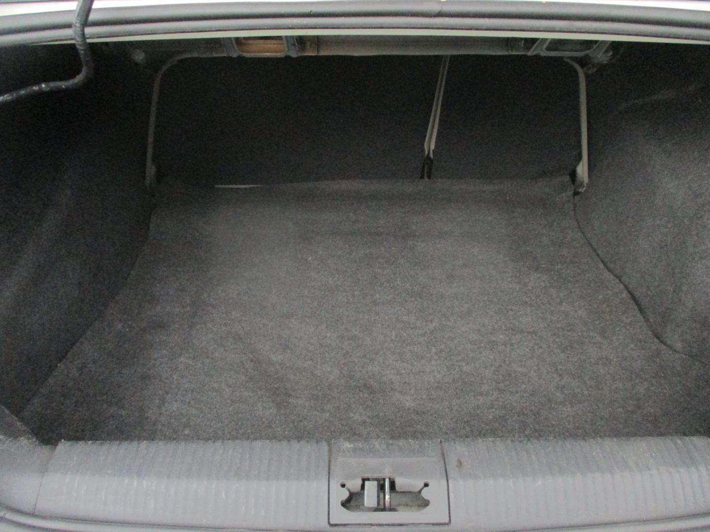 2010 WHITE Ford Focus S Sedan (1FAHP3EN4AW) with an 2.0L L4 DOHC 16V engine, located at 540a Delsea Drive, Sewell, NJ, 08080, (987) 867-5309, 39.752560, -75.111206 - Photo#22