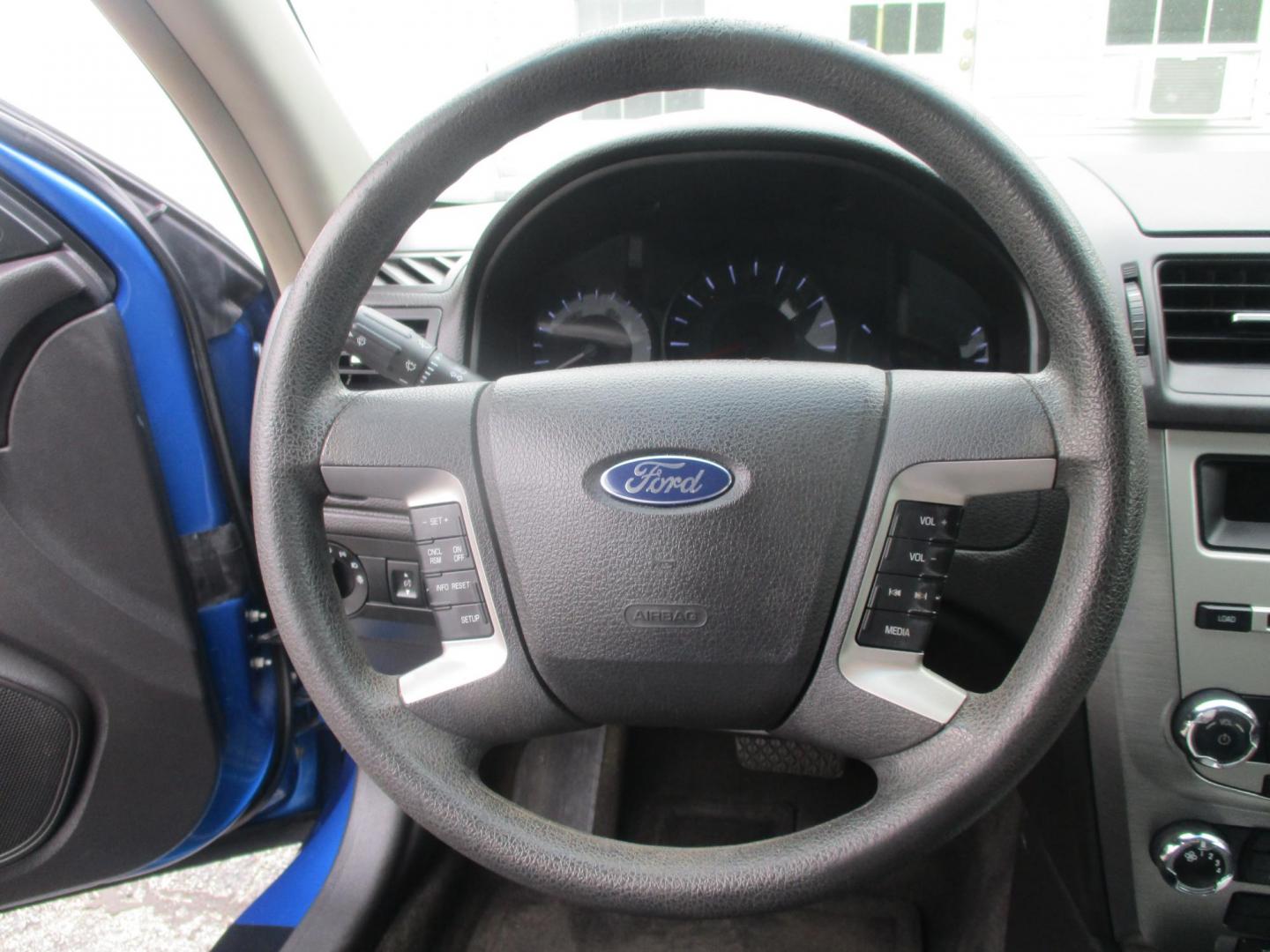 2011 BLUE Ford Fusion I4 SE (3FAHP0HA5BR) with an 2.5L L4 DOHC 16V engine, located at 540a Delsea Drive, Sewell, NJ, 08080, (987) 867-5309, 39.752560, -75.111206 - Photo#16