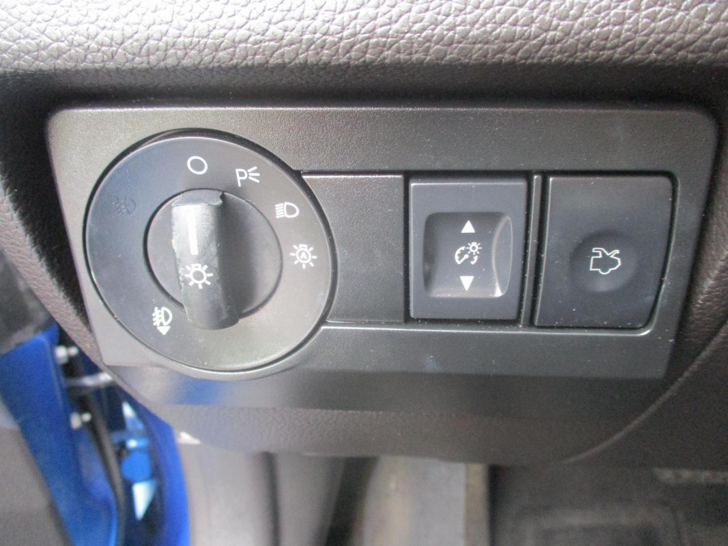 2011 BLUE Ford Fusion I4 SE (3FAHP0HA5BR) with an 2.5L L4 DOHC 16V engine, located at 540a Delsea Drive, Sewell, NJ, 08080, (987) 867-5309, 39.752560, -75.111206 - Photo#22