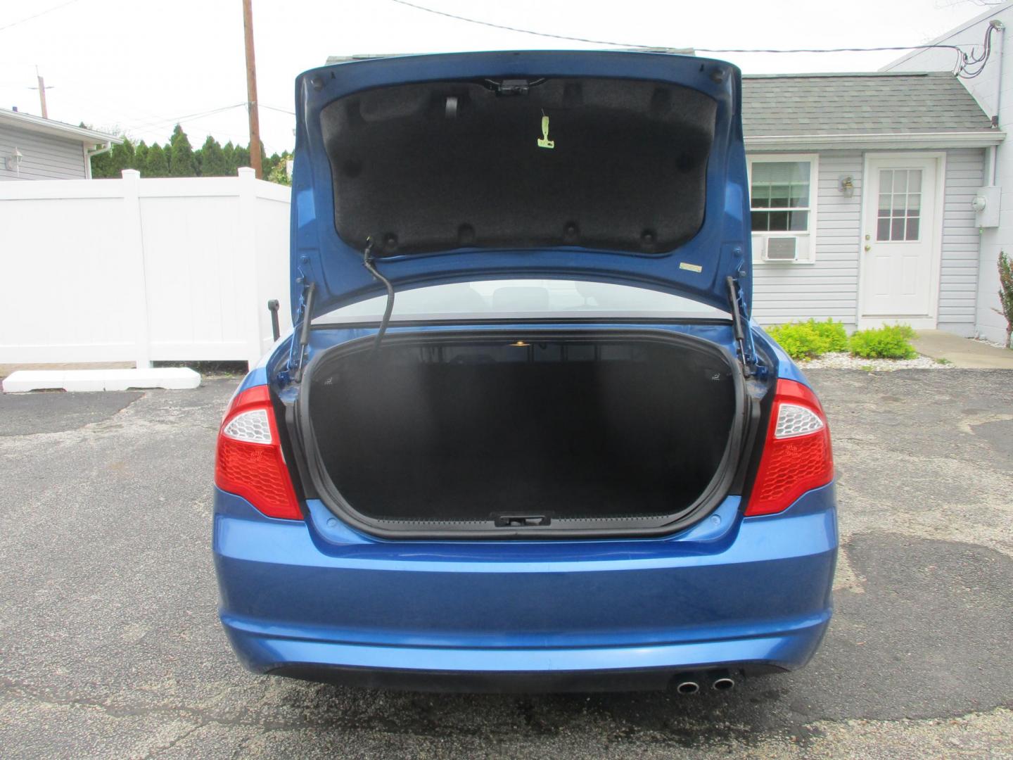 2011 BLUE Ford Fusion I4 SE (3FAHP0HA5BR) with an 2.5L L4 DOHC 16V engine, located at 540a Delsea Drive, Sewell, NJ, 08080, (987) 867-5309, 39.752560, -75.111206 - Photo#24