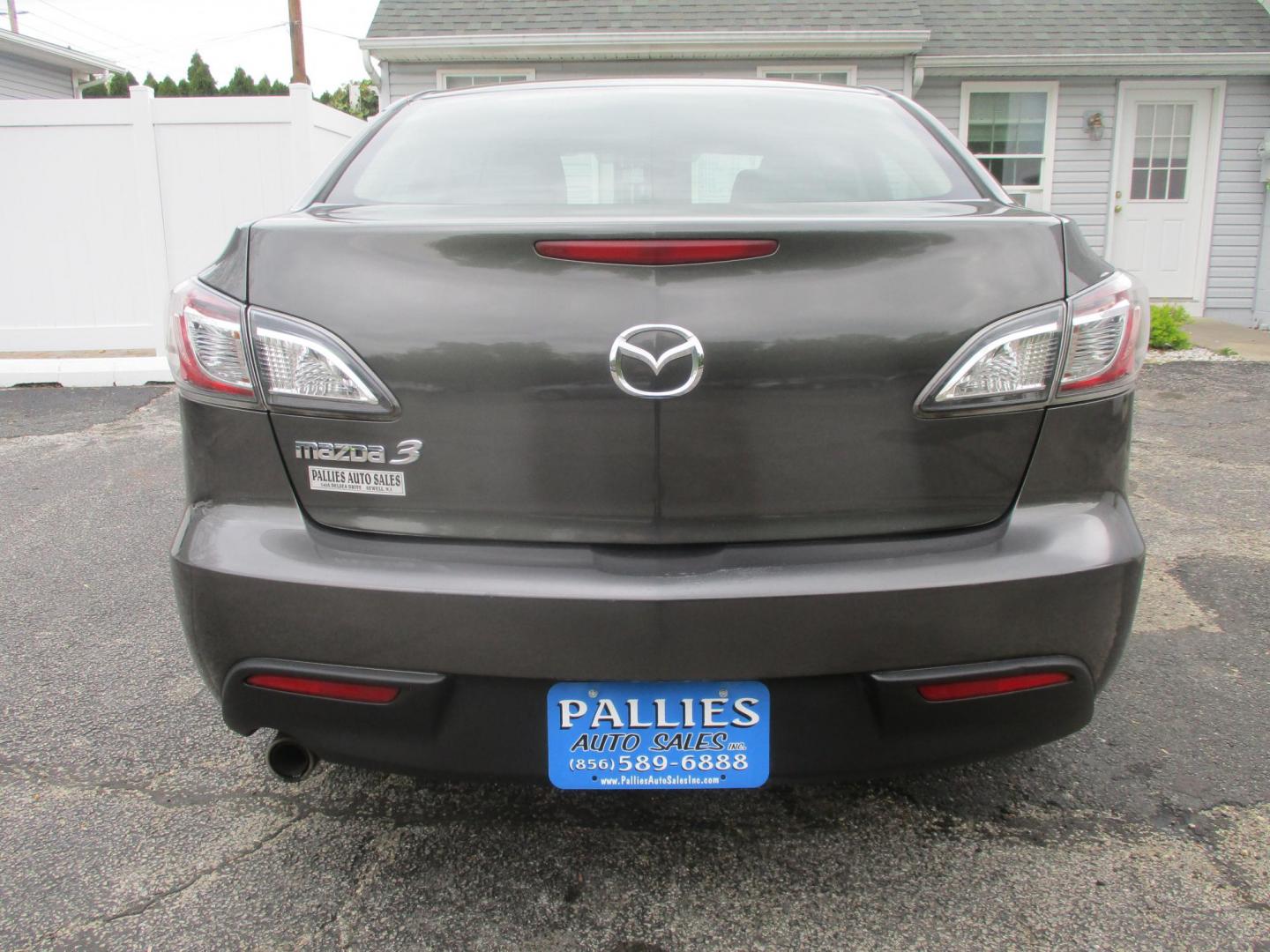 2011 GRAY Mazda MAZDA3 i Touring 4-Door (JM1BL1VG5B1) with an 2.0L L4 DOHC 16V engine, located at 540a Delsea Drive, Sewell, NJ, 08080, (987) 867-5309, 39.752560, -75.111206- Photo#3
