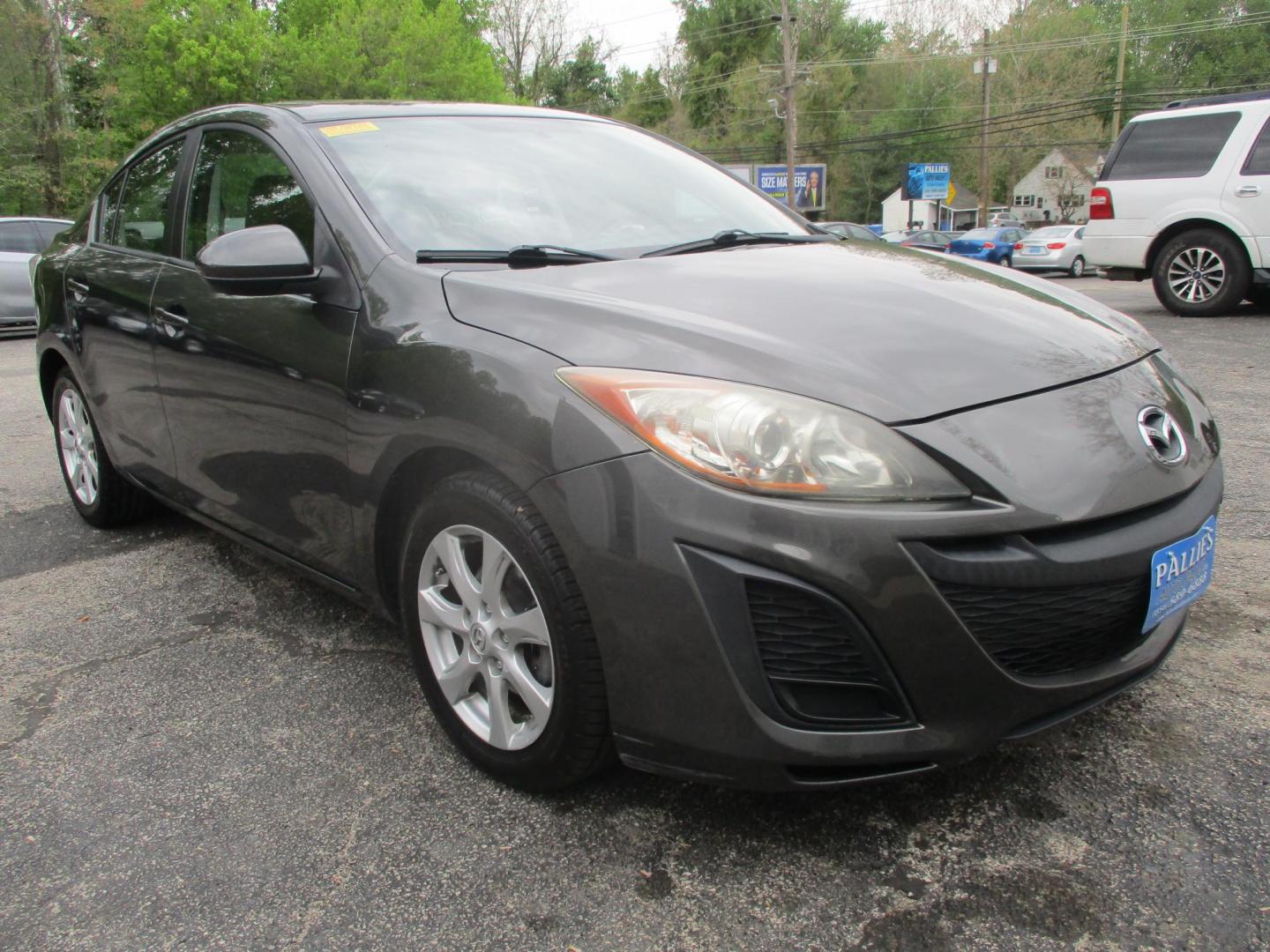 2011 GRAY Mazda MAZDA3 i Touring 4-Door (JM1BL1VG5B1) with an 2.0L L4 DOHC 16V engine, located at 540a Delsea Drive, Sewell, NJ, 08080, (987) 867-5309, 39.752560, -75.111206- Photo#8