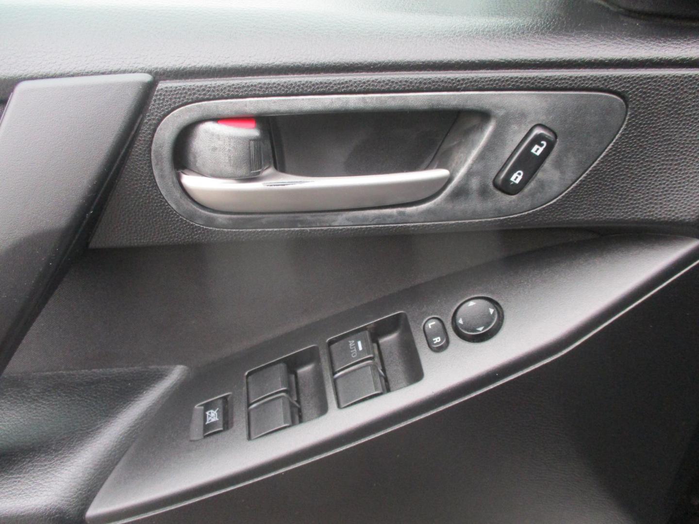 2011 GRAY Mazda MAZDA3 i Touring 4-Door (JM1BL1VG5B1) with an 2.0L L4 DOHC 16V engine, located at 540a Delsea Drive, Sewell, NJ, 08080, (987) 867-5309, 39.752560, -75.111206- Photo#10
