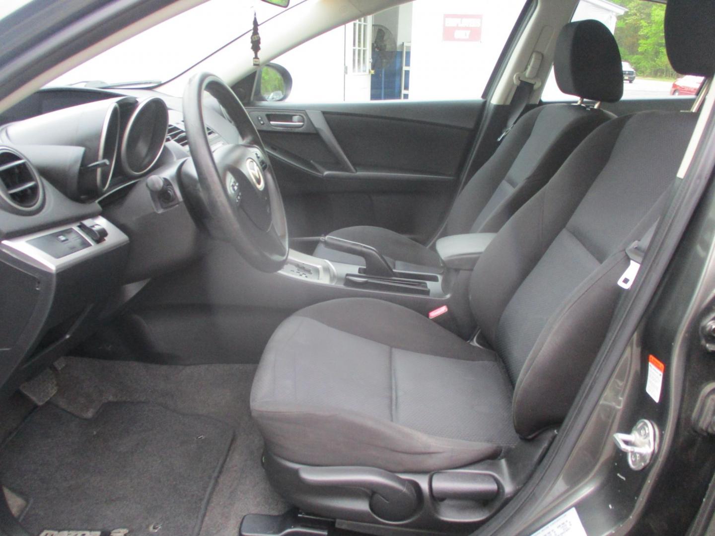 2011 GRAY Mazda MAZDA3 i Touring 4-Door (JM1BL1VG5B1) with an 2.0L L4 DOHC 16V engine, located at 540a Delsea Drive, Sewell, NJ, 08080, (987) 867-5309, 39.752560, -75.111206- Photo#11
