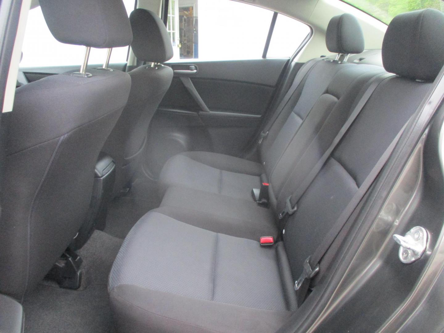 2011 GRAY Mazda MAZDA3 i Touring 4-Door (JM1BL1VG5B1) with an 2.0L L4 DOHC 16V engine, located at 540a Delsea Drive, Sewell, NJ, 08080, (987) 867-5309, 39.752560, -75.111206- Photo#14