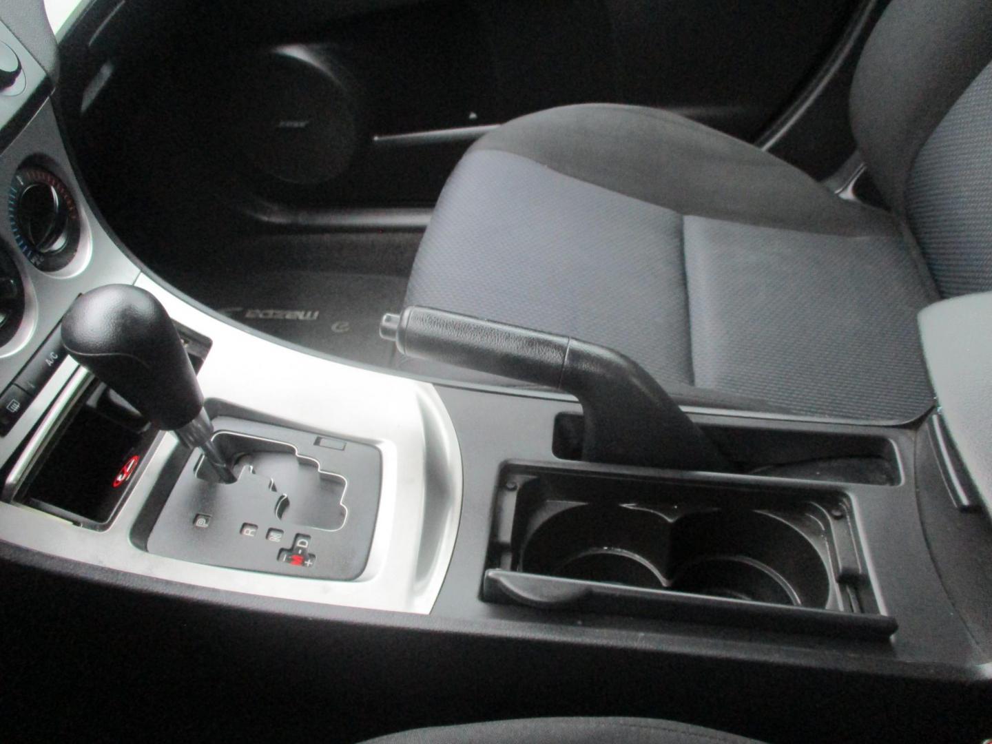 2011 GRAY Mazda MAZDA3 i Touring 4-Door (JM1BL1VG5B1) with an 2.0L L4 DOHC 16V engine, located at 540a Delsea Drive, Sewell, NJ, 08080, (987) 867-5309, 39.752560, -75.111206- Photo#21