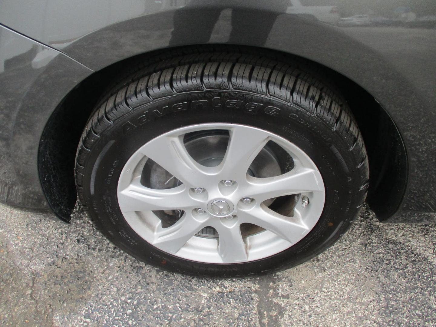 2011 GRAY Mazda MAZDA3 i Touring 4-Door (JM1BL1VG5B1) with an 2.0L L4 DOHC 16V engine, located at 540a Delsea Drive, Sewell, NJ, 08080, (987) 867-5309, 39.752560, -75.111206- Photo#26