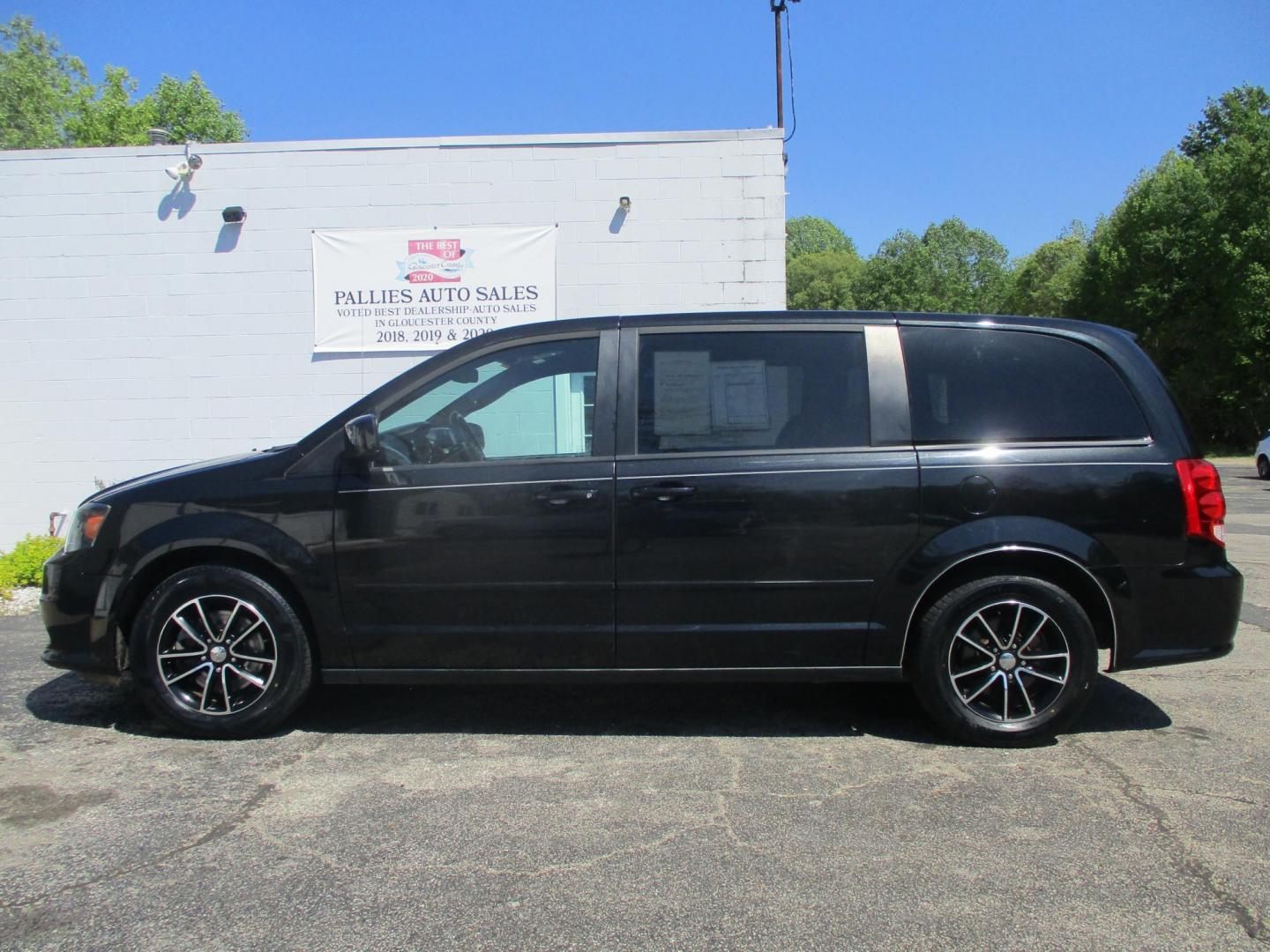 2017 BLACK Dodge Grand Caravan SXT (2C4RDGCG0HR) with an 3.6L V6 DOHC 24V engine, 6A transmission, located at 540a Delsea Drive, Sewell, NJ, 08080, (987) 867-5309, 39.752560, -75.111206 - Photo#1