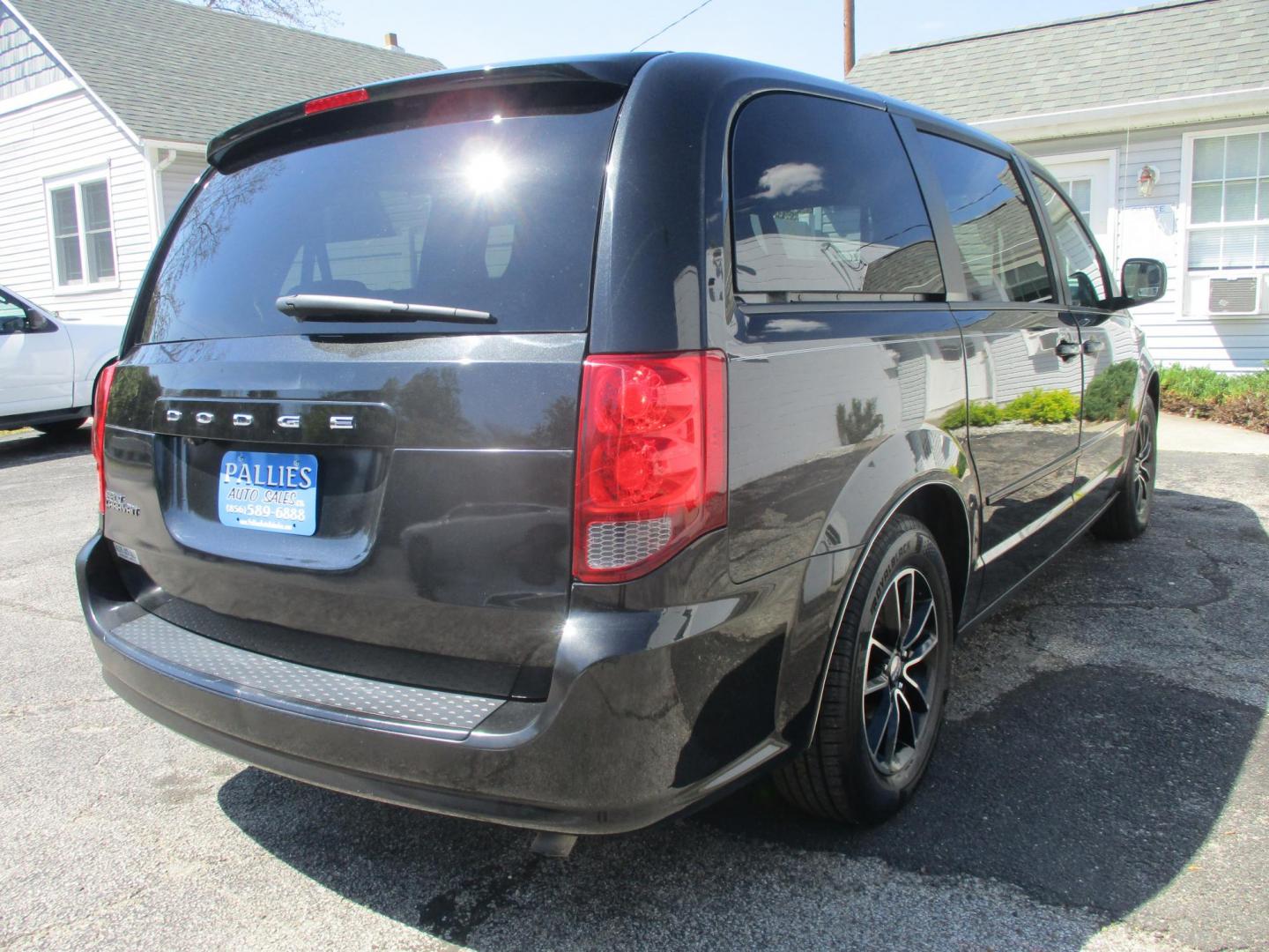 2017 BLACK Dodge Grand Caravan SXT (2C4RDGCG0HR) with an 3.6L V6 DOHC 24V engine, 6A transmission, located at 540a Delsea Drive, Sewell, NJ, 08080, (987) 867-5309, 39.752560, -75.111206 - Photo#5
