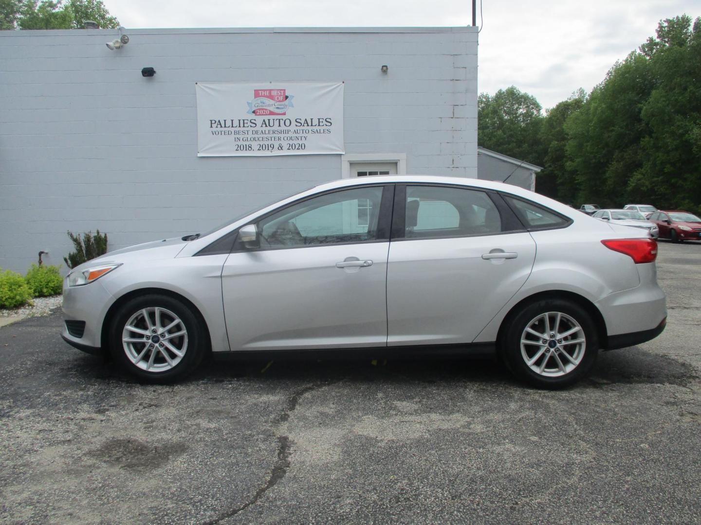 2017 SILVER Ford Focus SE Sedan (1FADP3F27HL) with an 2.0L L4 DOHC 16V engine, located at 540a Delsea Drive, Sewell, NJ, 08080, (987) 867-5309, 39.752560, -75.111206- Photo#1