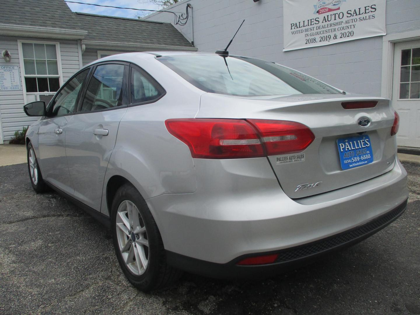 2017 SILVER Ford Focus SE Sedan (1FADP3F27HL) with an 2.0L L4 DOHC 16V engine, located at 540a Delsea Drive, Sewell, NJ, 08080, (987) 867-5309, 39.752560, -75.111206- Photo#2