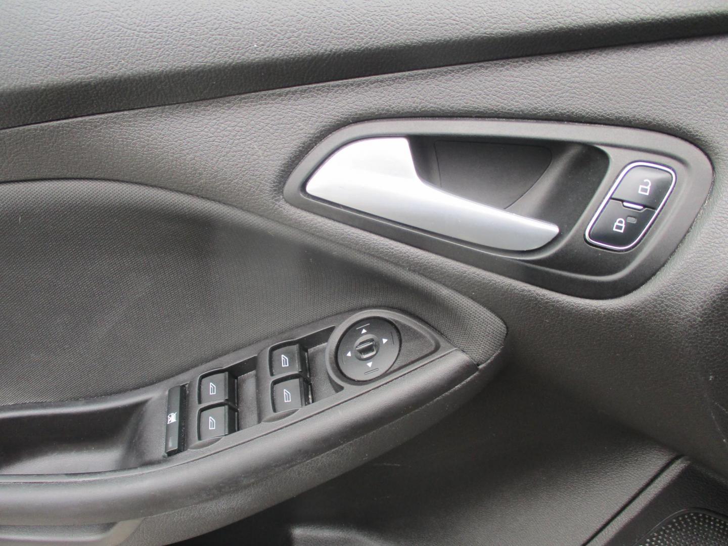 2017 SILVER Ford Focus SE Sedan (1FADP3F27HL) with an 2.0L L4 DOHC 16V engine, located at 540a Delsea Drive, Sewell, NJ, 08080, (987) 867-5309, 39.752560, -75.111206- Photo#11