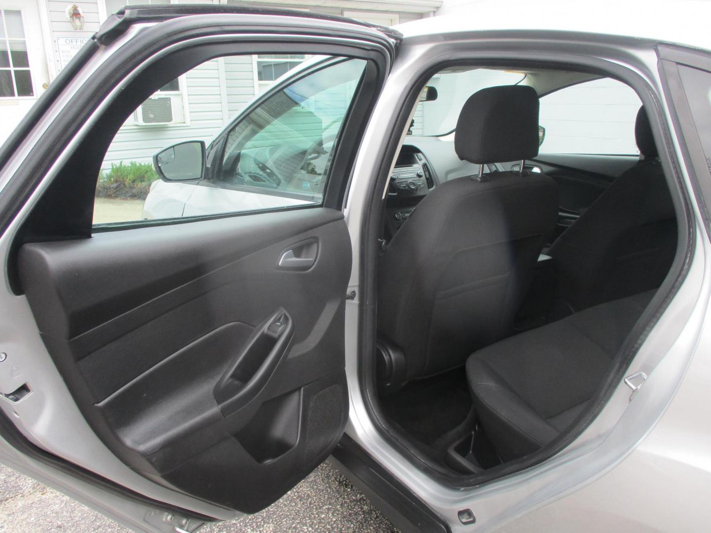 2017 SILVER Ford Focus SE Sedan (1FADP3F27HL) with an 2.0L L4 DOHC 16V engine, located at 540a Delsea Drive, Sewell, NJ, 08080, (987) 867-5309, 39.752560, -75.111206- Photo#13
