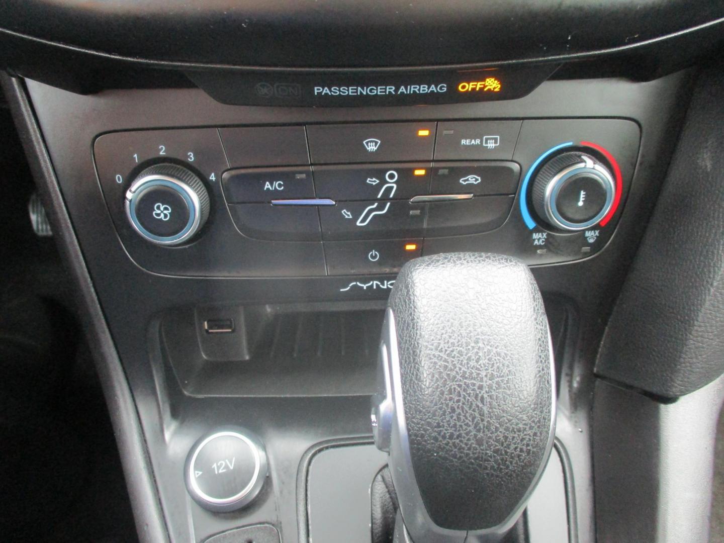 2017 SILVER Ford Focus SE Sedan (1FADP3F27HL) with an 2.0L L4 DOHC 16V engine, located at 540a Delsea Drive, Sewell, NJ, 08080, (987) 867-5309, 39.752560, -75.111206- Photo#21