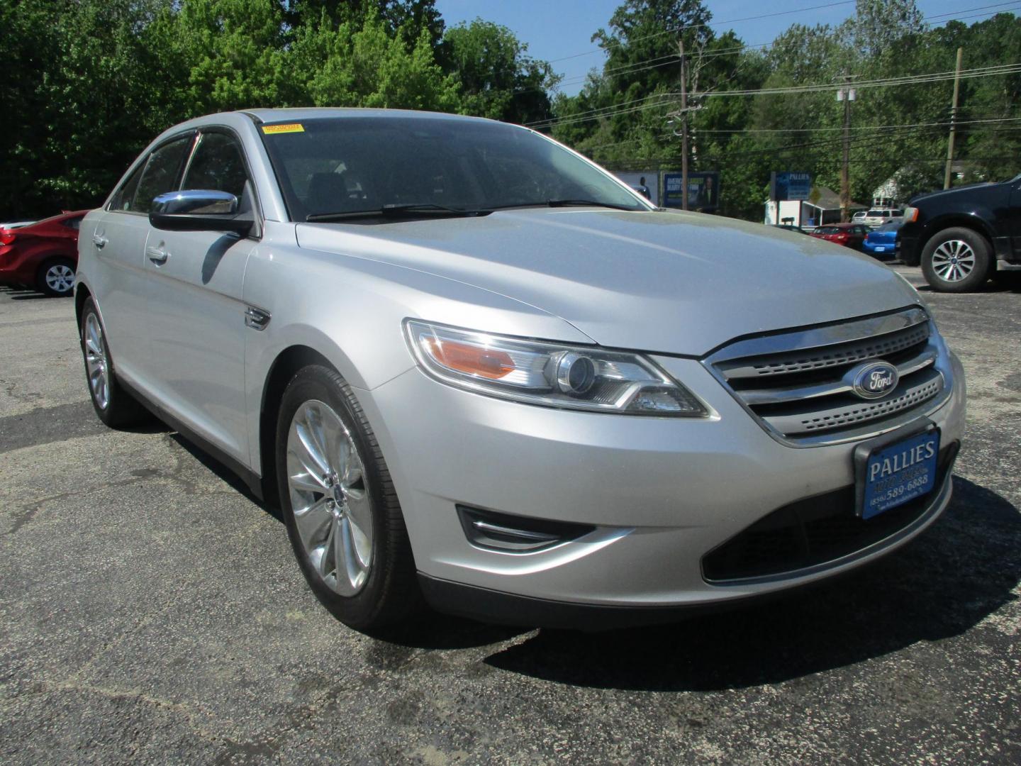 2012 SILVER Ford Taurus Limited FWD (1FAHP2FW5CG) with an 3.5L V6 DOHC 24V engine, 6-Speed Automatic transmission, located at 540a Delsea Drive, Sewell, NJ, 08080, (987) 867-5309, 39.752560, -75.111206 - Photo#6