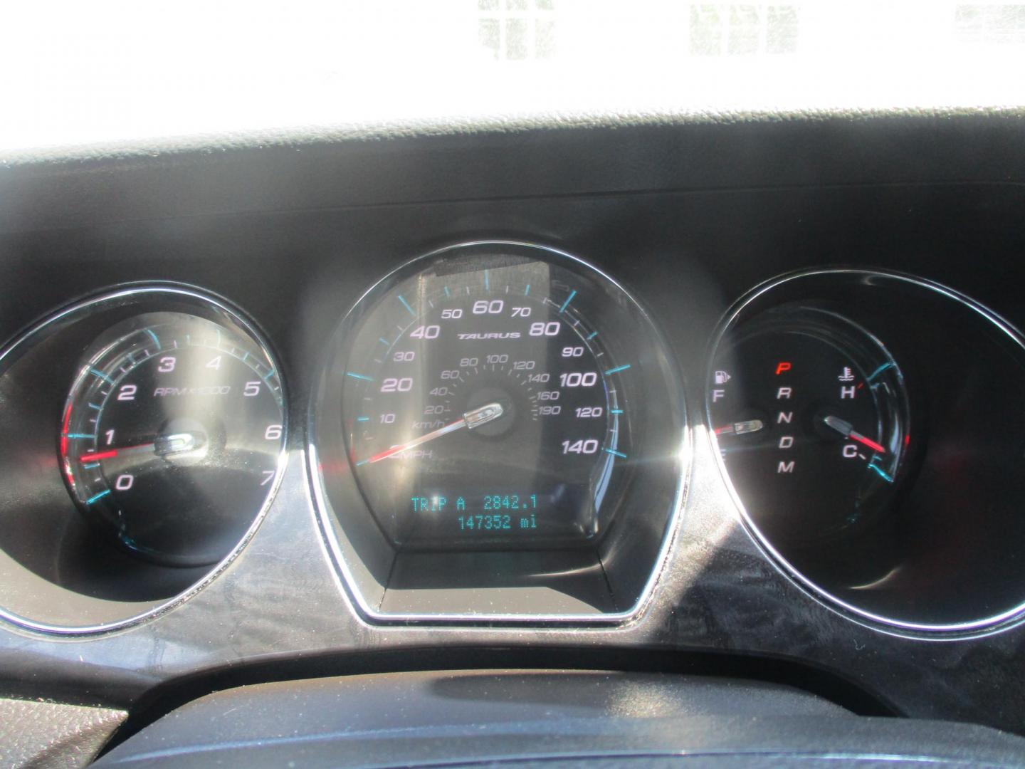 2012 SILVER Ford Taurus Limited FWD (1FAHP2FW5CG) with an 3.5L V6 DOHC 24V engine, 6-Speed Automatic transmission, located at 540a Delsea Drive, Sewell, NJ, 08080, (987) 867-5309, 39.752560, -75.111206 - Photo#15