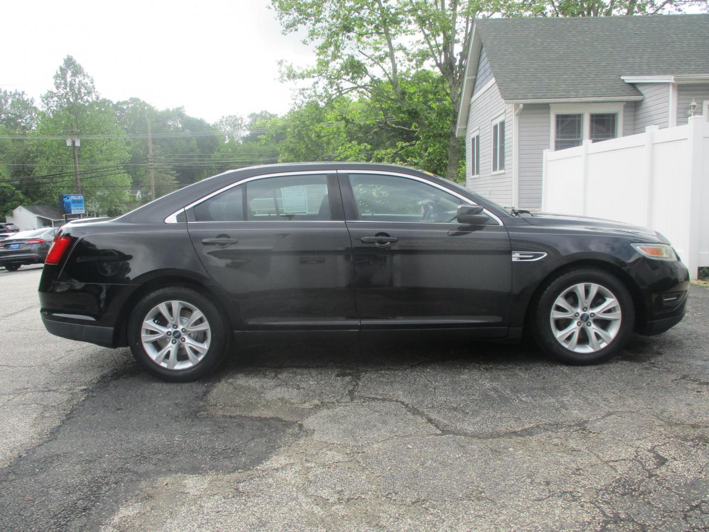 2012 BLACK Ford Taurus SEL FWD (1FAHP2EW5CG) with an 3.5L V6 DOHC 24V engine, 6-Speed Automatic transmission, located at 540a Delsea Drive, Sewell, NJ, 08080, (987) 867-5309, 39.752560, -75.111206- Photo#7