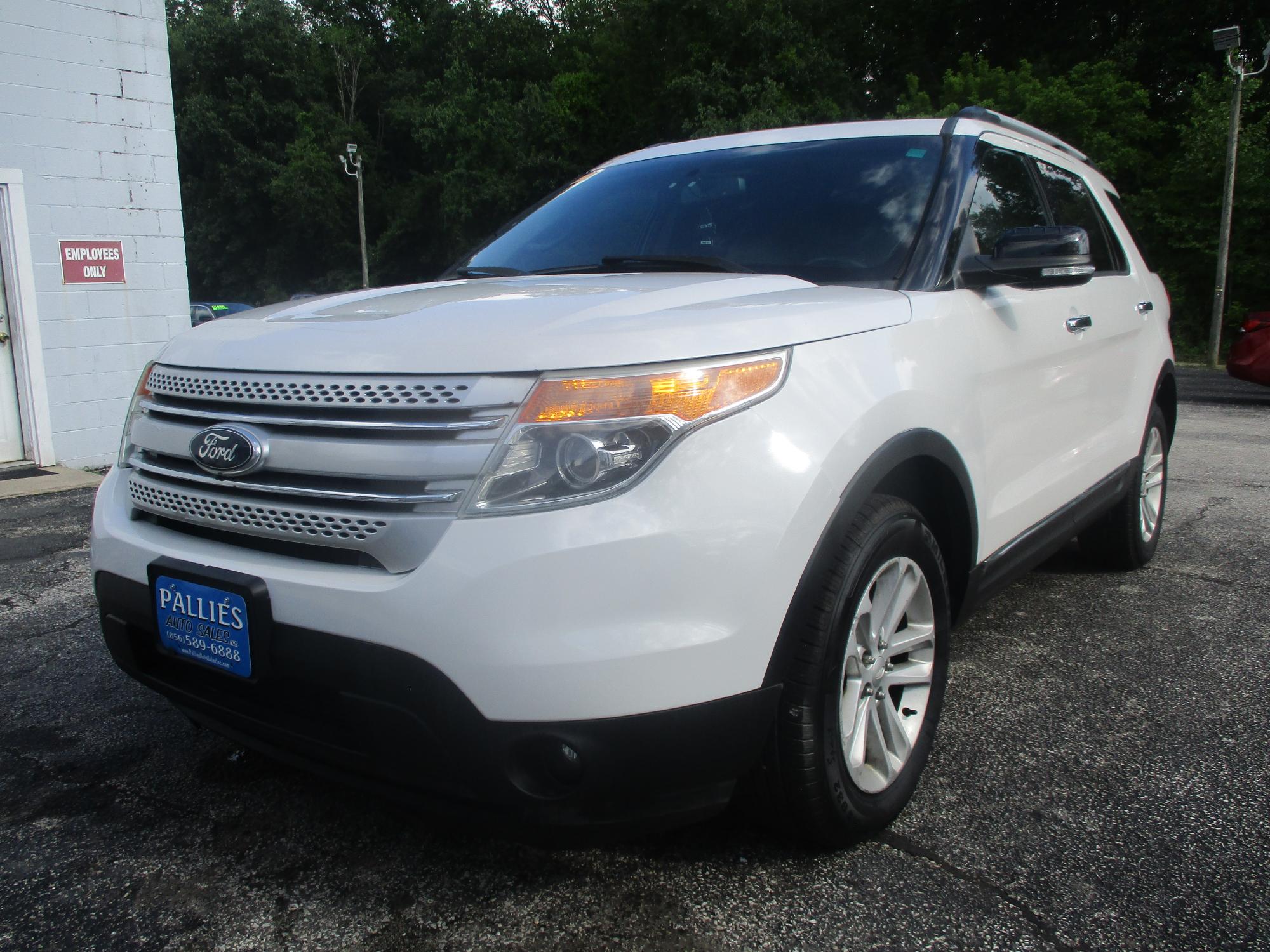photo of 2014 Ford Explorer XLT 4WD