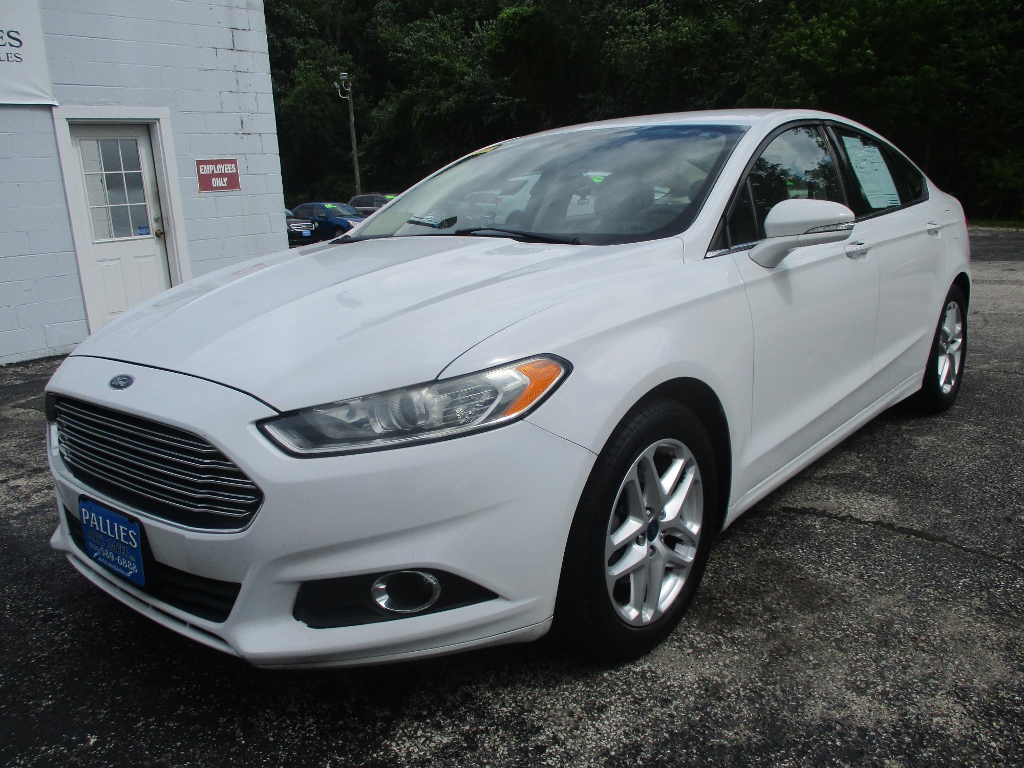 photo of 2013 Ford Fusion SE