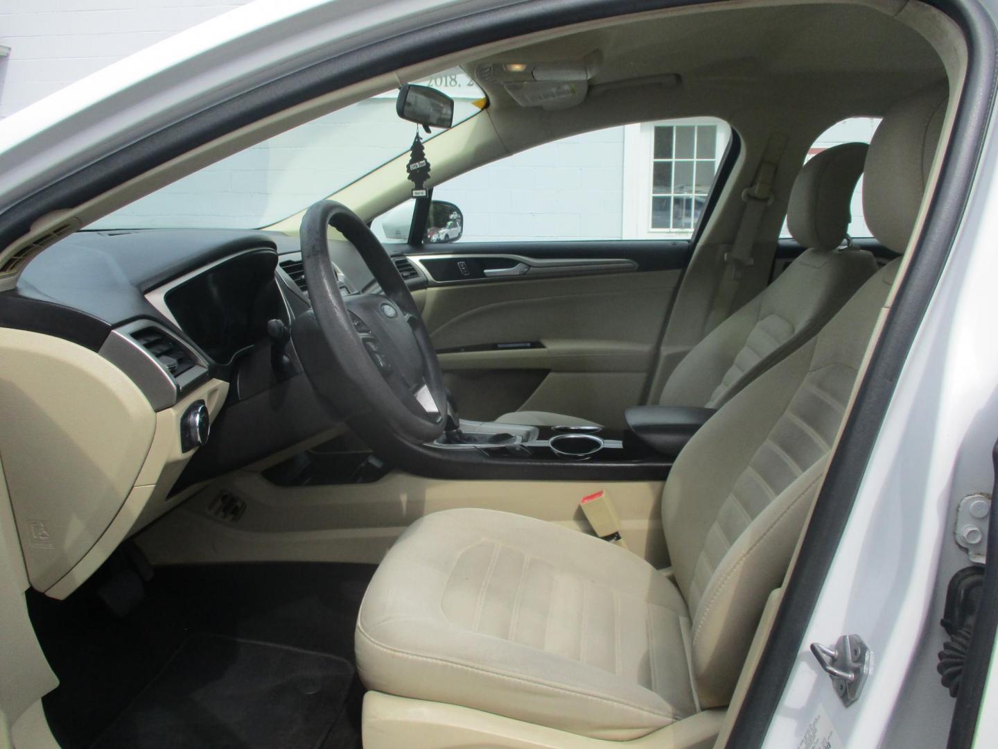 2013 Ford Fusion SE (3FA6P0H7XDR) with an 2.5L L4 DOHC 16V engine, located at 540a Delsea Drive, Sewell, NJ, 08080, (987) 867-5309, 39.752560, -75.111206- Photo#12