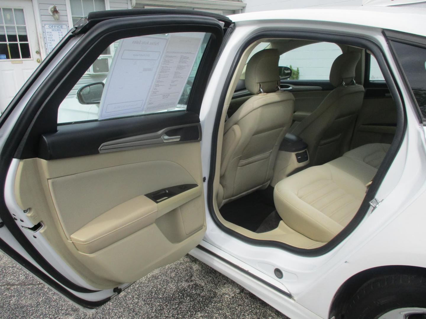 2013 Ford Fusion SE (3FA6P0H7XDR) with an 2.5L L4 DOHC 16V engine, located at 540a Delsea Drive, Sewell, NJ, 08080, (987) 867-5309, 39.752560, -75.111206- Photo#13