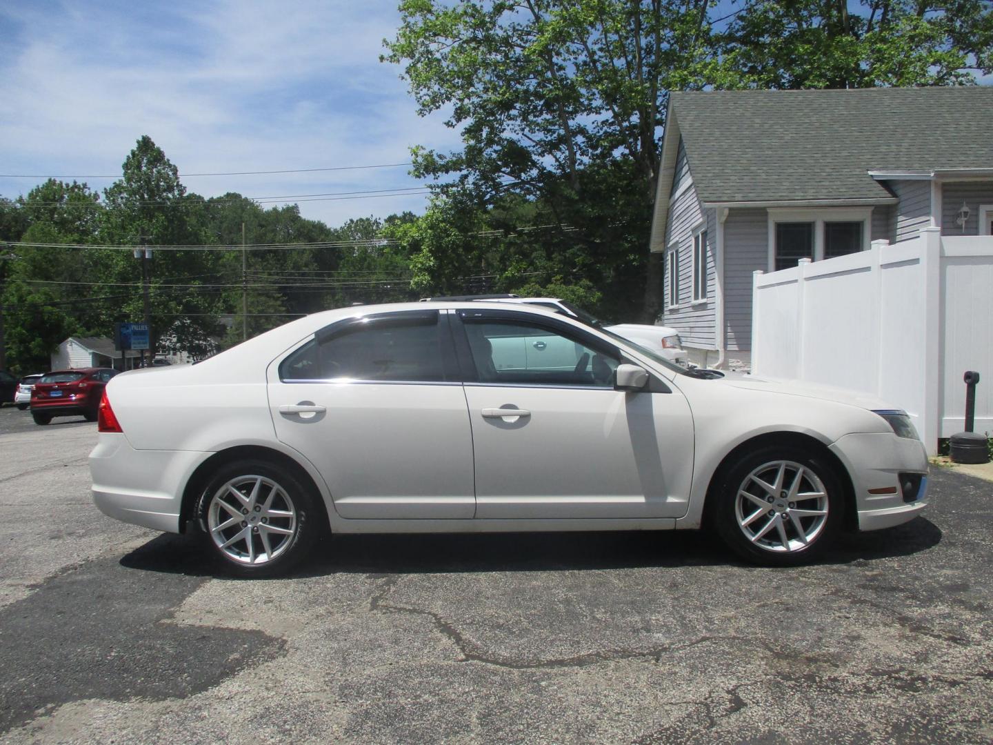 2011 WHITE Ford Fusion I4 SEL (3FAHP0JA4BR) with an 2.5L L4 DOHC 16V engine, located at 540a Delsea Drive, Sewell, NJ, 08080, (987) 867-5309, 39.752560, -75.111206- Photo#7